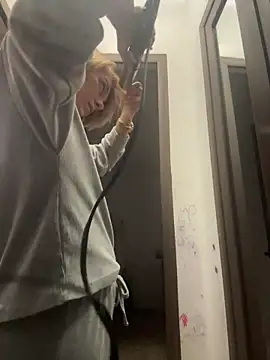 tanyagrey online show from November 2025 06:18:02 AM