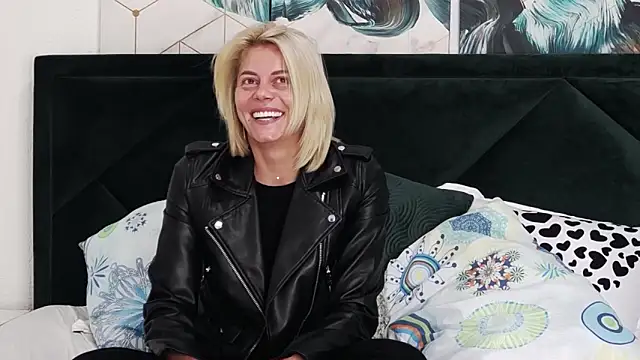 tanyagrey online show from April 2026 05:32:02 AM