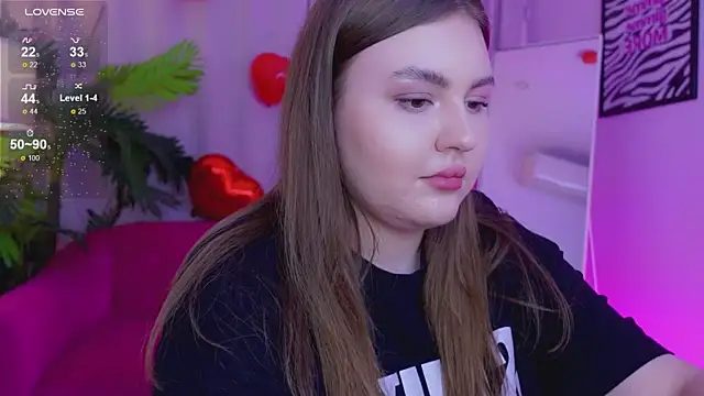 Snapshot of Mia__Peach chatting on February 2025 03:42:01 AM Mia Peach online show from February 2025 03:42:01 AM