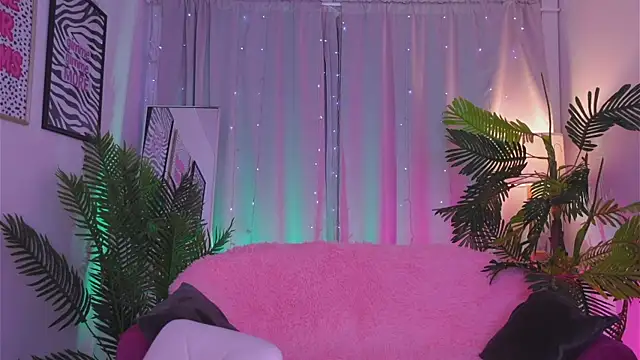 Snapshot of Mia__Peach chatting on March 2025 10:39:02 PM Mia Peach online show from March 2025 10:39:02 PM