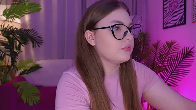 Snapshot of Mia__Peach chatting on February 2025 11:52:01 PM Mia Peach online show from February 2025 11:52:01 PM