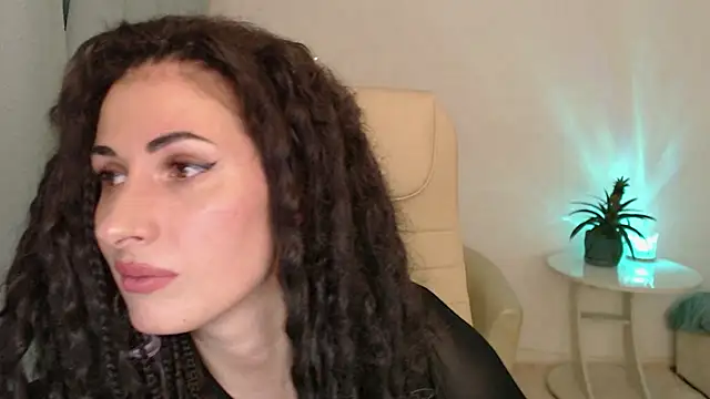 Snapshot of MaryMalory11 chatting on February 2025 03:59:01 PM MaryMalory11 online show from February 2025 03:59:01 PM