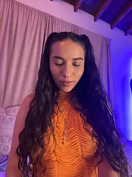 Snapshot of ThaliaRivera_ chatting on June 2026 05:45:01 AM ThaliaRivera online show from June 2026 05:45:01 AM