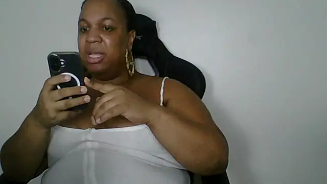Badgirlbrittt online show from September 2025 05:07:01 PM