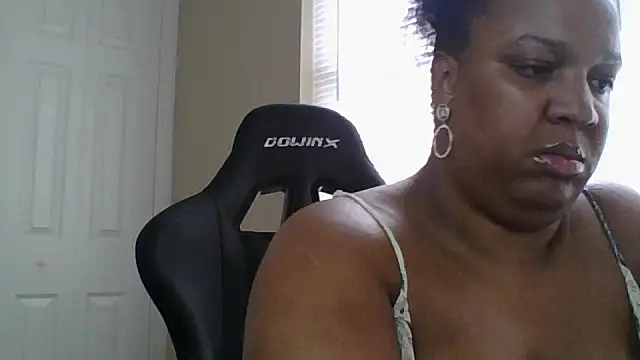 Badgirlbrittt online show from October 2025 05:03:01 PM