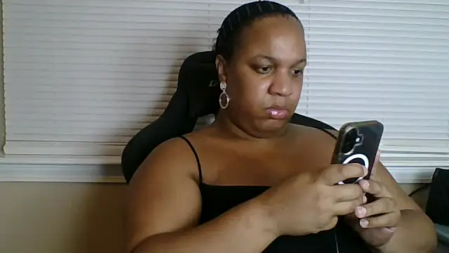Badgirlbrittt online show from September 2025 12:05:01 AM
