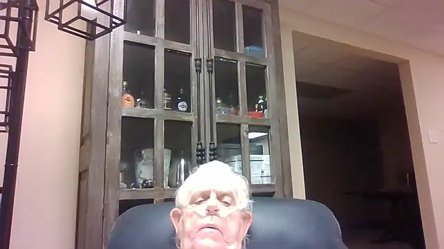 Snapshot of bootlegmanz chatting on April 2026 02:54:01 PM bootlegmanz online show from April 2026 02:54:01 PM