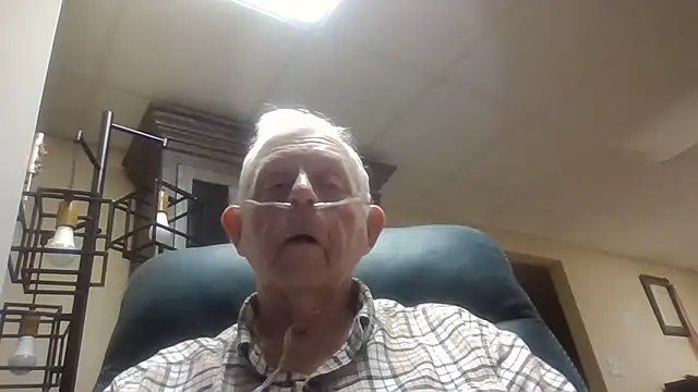 Snapshot of bootlegmanz chatting on October 2025 05:31:01 PM bootlegmanz online show from October 2025 05:31:01 PM