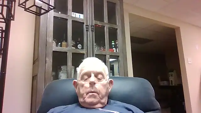 Snapshot of bootlegmanz chatting on October 2025 07:37:01 PM bootlegmanz online show from October 2025 07:37:01 PM