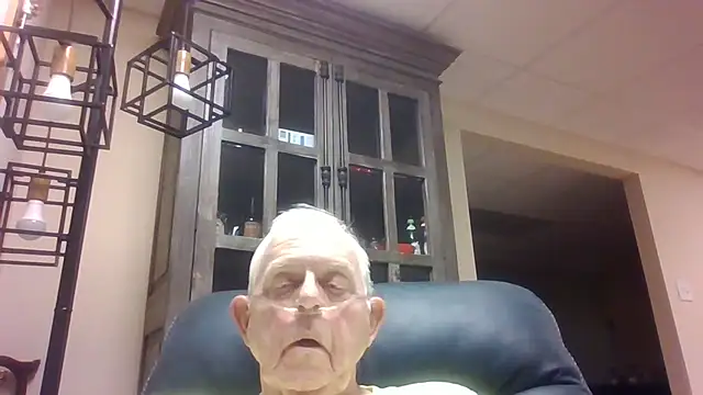 Snapshot of bootlegmanz chatting on October 2025 04:54:02 PM bootlegmanz online show from October 2025 04:54:02 PM