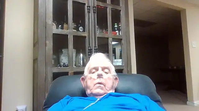 Snapshot of bootlegmanz chatting on November 2025 04:12:01 AM bootlegmanz online show from November 2025 04:12:01 AM