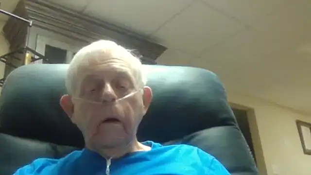 Snapshot of bootlegmanz chatting on May 2026 02:23:01 PM bootlegmanz online show from May 2026 02:23:01 PM