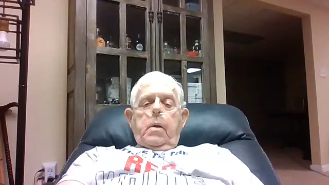 Snapshot of bootlegmanz chatting on May 2026 10:20:01 PM bootlegmanz online show from May 2026 10:20:01 PM