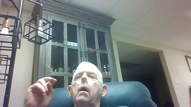 Snapshot of bootlegmanz chatting on September 2025 11:37:01 AM bootlegmanz online show from September 2025 11:37:01 AM