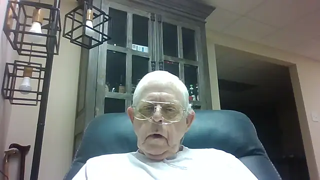 Snapshot of bootlegmanz chatting on November 2025 04:06:02 PM bootlegmanz online show from November 2025 04:06:02 PM