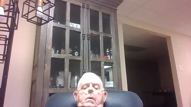 Snapshot of bootlegmanz chatting on November 2025 02:44:02 PM bootlegmanz online show from November 2025 02:44:02 PM