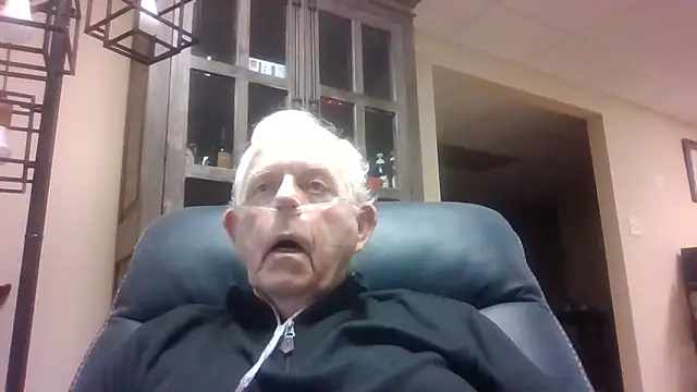 Snapshot of bootlegmanz chatting on November 2025 08:20:02 PM bootlegmanz online show from November 2025 08:20:02 PM