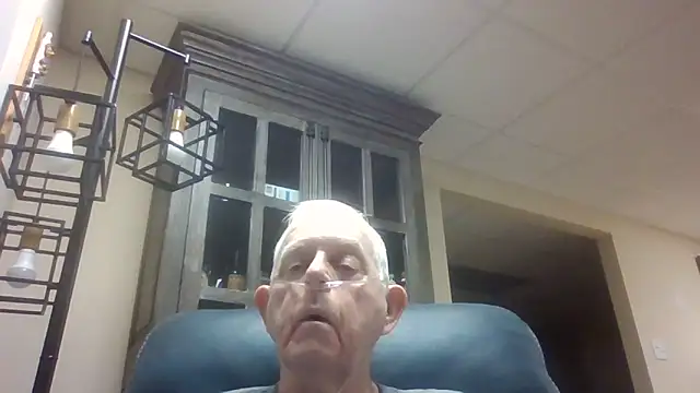 Snapshot of bootlegmanz chatting on September 2025 02:00:02 PM bootlegmanz online show from September 2025 02:00:02 PM