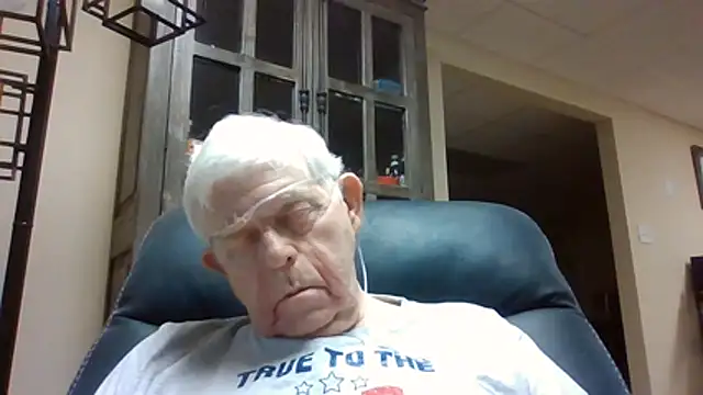 Snapshot of bootlegmanz chatting on May 2026 03:55:02 PM bootlegmanz online show from May 2026 03:55:02 PM