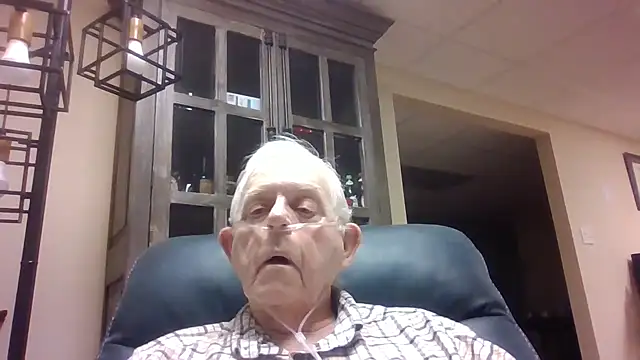 Snapshot of bootlegmanz chatting on December 2025 04:41:01 PM bootlegmanz online show from December 2025 04:41:01 PM