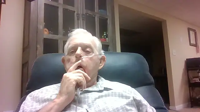 Snapshot of bootlegmanz chatting on June 2026 01:00:02 PM bootlegmanz online show from June 2026 01:00:02 PM