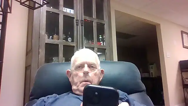 Snapshot of bootlegmanz chatting on October 2025 10:11:01 PM bootlegmanz online show from October 2025 10:11:01 PM