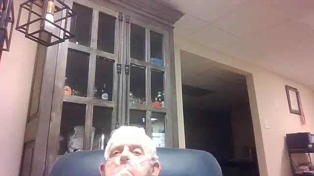 Snapshot of bootlegmanz chatting on June 2026 10:15:02 PM bootlegmanz online show from June 2026 10:15:02 PM