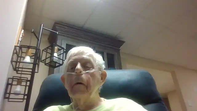 Snapshot of bootlegmanz chatting on June 2026 05:58:01 PM bootlegmanz online show from June 2026 05:58:01 PM