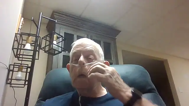 Snapshot of bootlegmanz chatting on September 2025 12:47:02 AM bootlegmanz online show from September 2025 12:47:02 AM