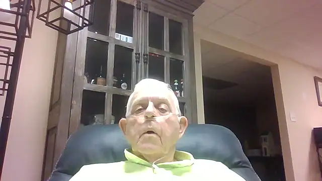 Snapshot of bootlegmanz chatting on October 2025 04:51:01 PM bootlegmanz online show from October 2025 04:51:01 PM