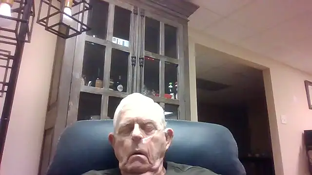 Snapshot of bootlegmanz chatting on November 2025 12:42:02 PM bootlegmanz online show from November 2025 12:42:02 PM