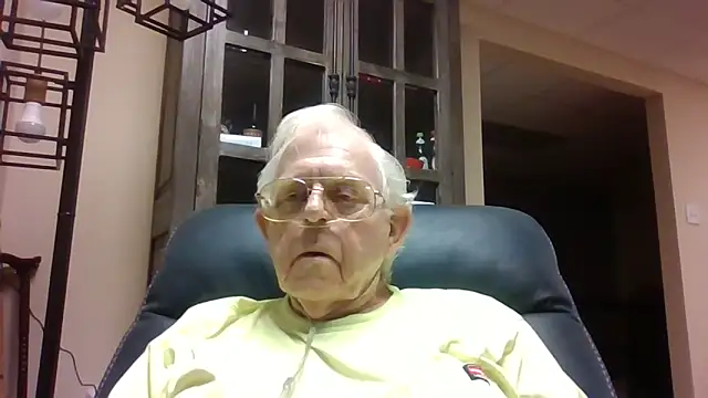 Snapshot of bootlegmanz chatting on September 2025 01:59:01 AM bootlegmanz online show from September 2025 01:59:01 AM