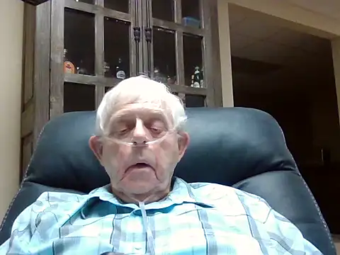Snapshot of bootlegmanz chatting on July 2026 06:15:01 PM bootlegmanz online show from July 2026 06:15:01 PM