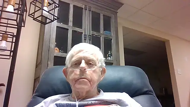 Snapshot of bootlegmanz chatting on June 2026 11:20:01 PM bootlegmanz online show from June 2026 11:20:01 PM