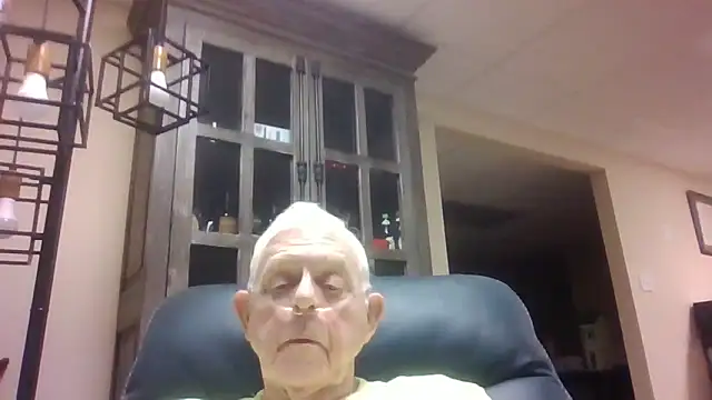 Snapshot of bootlegmanz chatting on October 2025 05:25:02 PM bootlegmanz online show from October 2025 05:25:02 PM