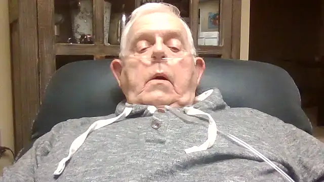 Snapshot of bootlegmanz chatting on October 2025 09:36:01 PM bootlegmanz online show from October 2025 09:36:01 PM