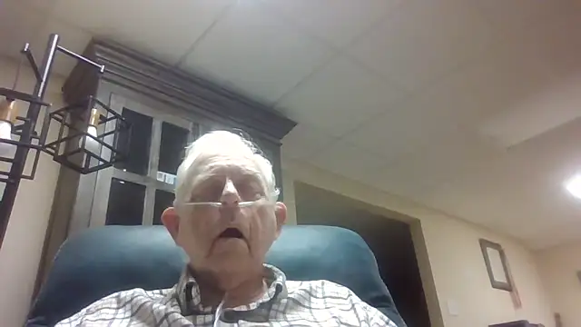 Snapshot of bootlegmanz chatting on November 2025 12:05:01 PM bootlegmanz online show from November 2025 12:05:01 PM