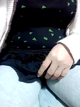 Snapshot of Tuo8702 chatting on March 2025 06:58:02 PM Tuo8702 online show from March 2025 06:58:02 PM