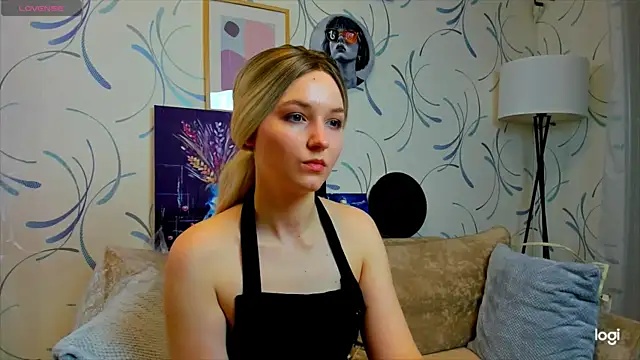 Snapshot of Agatha_weiss chatting on April 2026 06:11:01 PM Agatha weiss online show from April 2026 06:11:01 PM