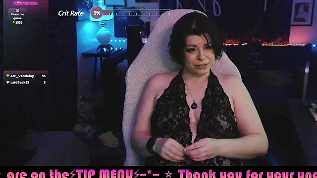 Snapshot of PenneyLayne chatting on December 2024 04:05:01 AM PenneyLayne online show from December 2024 04:05:01 AM