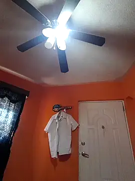 Snapshot of miicheele32 chatting on February 2025 07:26:02 PM miicheele32 online show from February 2025 07:26:02 PM