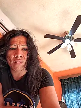 Snapshot of miicheele32 chatting on October 2025 10:40:02 PM miicheele32 online show from October 2025 10:40:02 PM