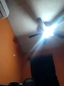 Snapshot of miicheele32 chatting on March 2025 08:01:02 AM miicheele32 online show from March 2025 08:01:02 AM