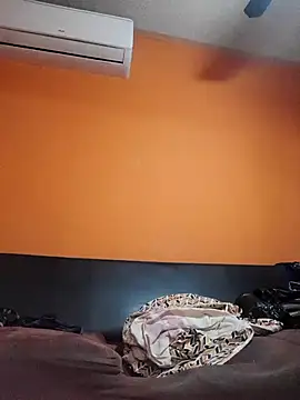 Snapshot of miicheele32 chatting on February 2025 07:32:02 PM miicheele32 online show from February 2025 07:32:02 PM