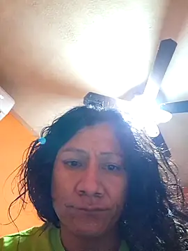 Snapshot of miicheele32 chatting on October 2025 09:33:01 AM miicheele32 online show from October 2025 09:33:01 AM