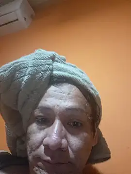 Snapshot of miicheele32 chatting on November 2025 07:45:01 AM miicheele32 online show from November 2025 07:45:01 AM