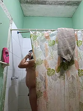 Snapshot of miicheele32 chatting on October 2025 06:56:01 AM miicheele32 online show from October 2025 06:56:01 AM