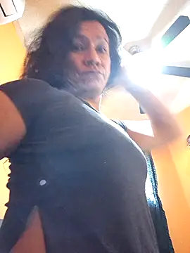 Snapshot of miicheele32 chatting on September 2025 06:24:02 PM miicheele32 online show from September 2025 06:24:02 PM