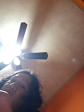 Snapshot of miicheele32 chatting on November 2025 10:20:02 AM miicheele32 online show from November 2025 10:20:02 AM