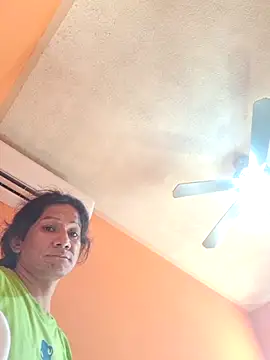 Snapshot of miicheele32 chatting on October 2025 08:44:02 PM miicheele32 online show from October 2025 08:44:02 PM